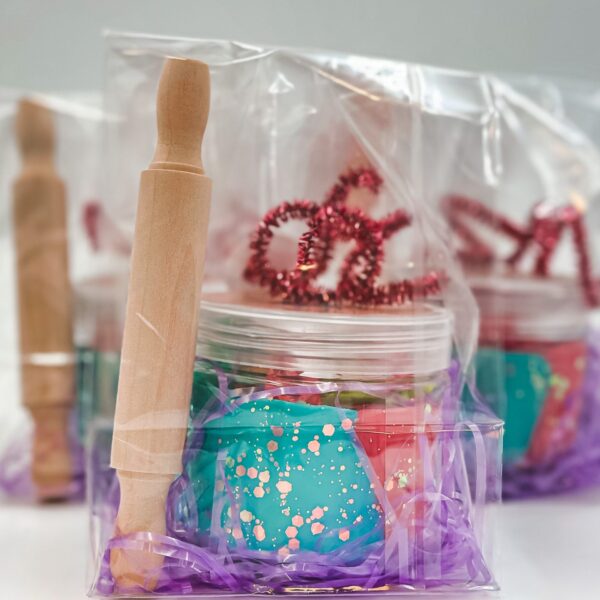 Pastel Swirl with roller and loose parts